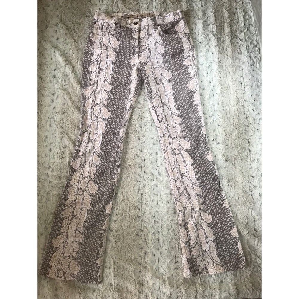 Neutral snake print Ungaro Fever boot cut pants.